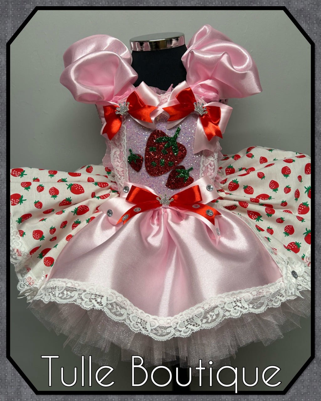 Girls toddlers Strawberry shortcake tutu dress, ballgown, fancy dress costume. Berry first birthday.