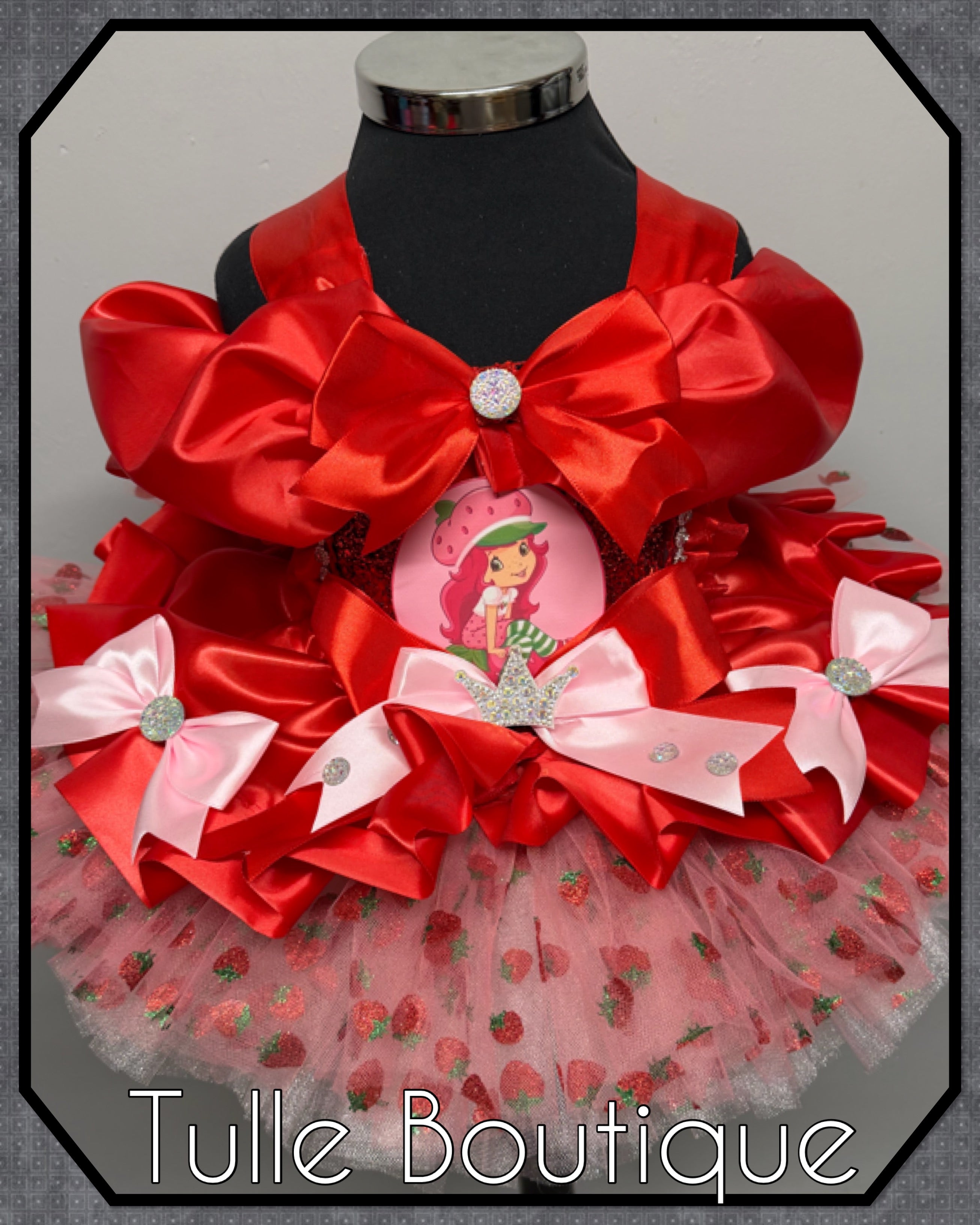 Girls toddlers Strawberry shortcake red and pink tutu dress, ballgown, fancy dress costume. Berry first birthday.