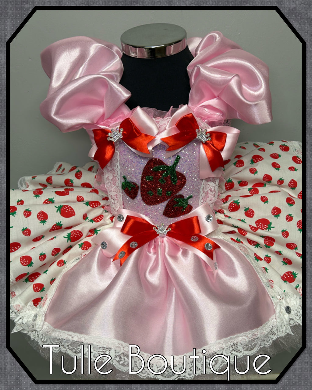 Girls toddlers Strawberry shortcake tutu dress, ballgown, fancy dress costume. Berry first birthday.